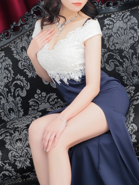 美魔女コレクション別府店 百桃(もも)【桃よりも甘い果実】